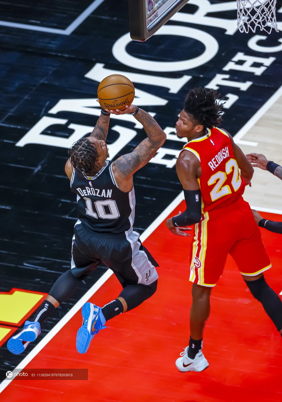 lol竞猜包含这也行？阿扎伦卡在老鹰比赛中挺进下一轮NBA常规赛冲刺阶段再迎强敌，圣安东尼奥马刺围绕NBA常规赛战术微调的词条